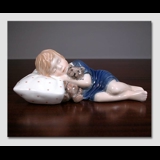 Else sover, Pige liggende med bamse, Royal Copenhagen figur nr. 675