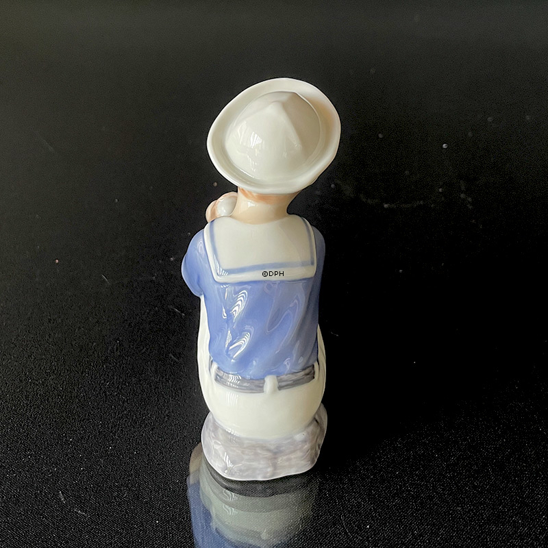 Jens med Isvaffel, Royal Copenhagen figur nr. 680