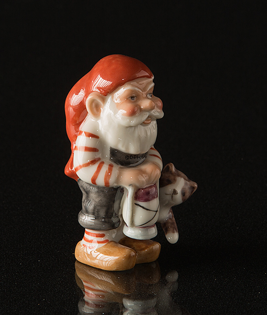 Royal Copenhagen nisse med lygte og kat nr. 760