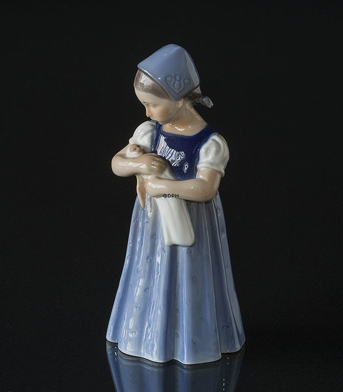 Mary, Pige med blå kjole, Bing & Grøndahl figur nr. 2721 eller 561