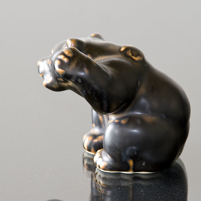 Bjørneunge, stentøjsfigur, Royal Copenhagen nr. 21433 nr. 233