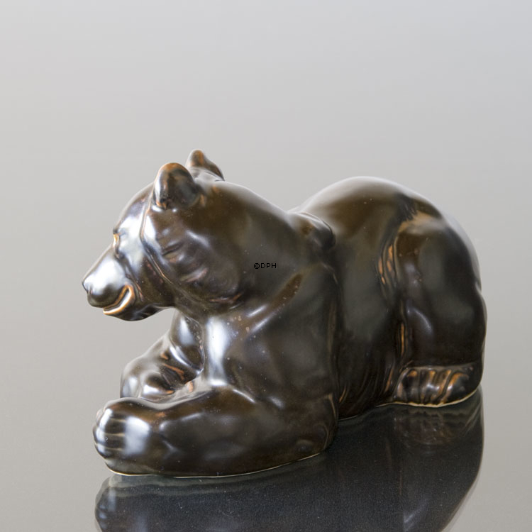 Liggende bjørn, stentøjsfigur, Royal Copenhagen nr. 21520 eller 238