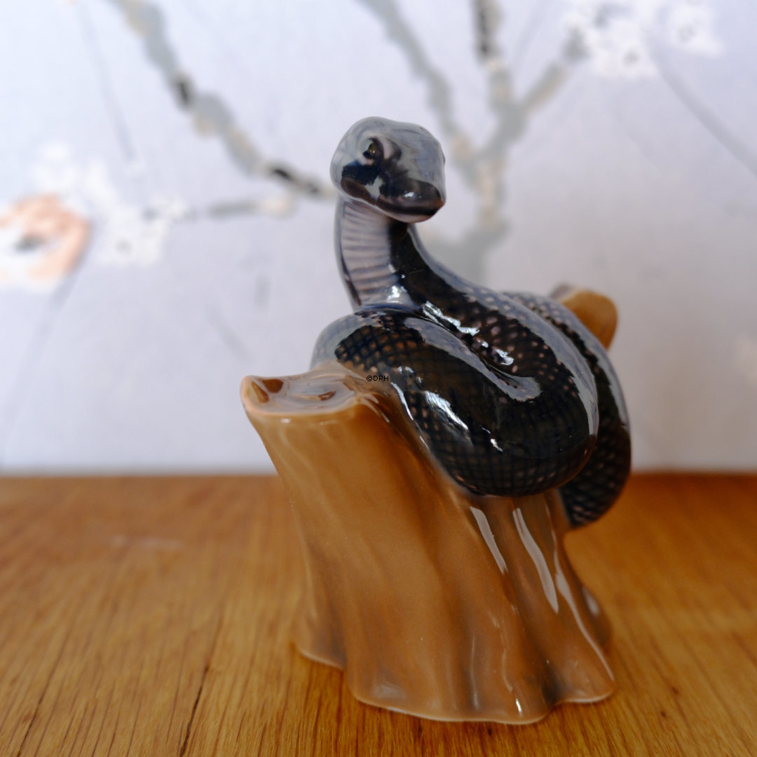 Royal Copenhagen Stjernetegn årsfigur 2025, Slange