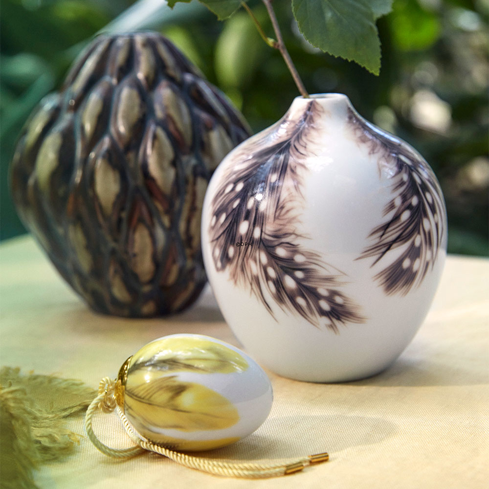 Påskeæg med store pirolfjer, Royal Copenhagen påske 2025