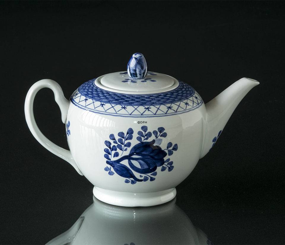 Royal Copenhagen/Aluminia  Tranquebar, blå, Tekande nr. 11/1106