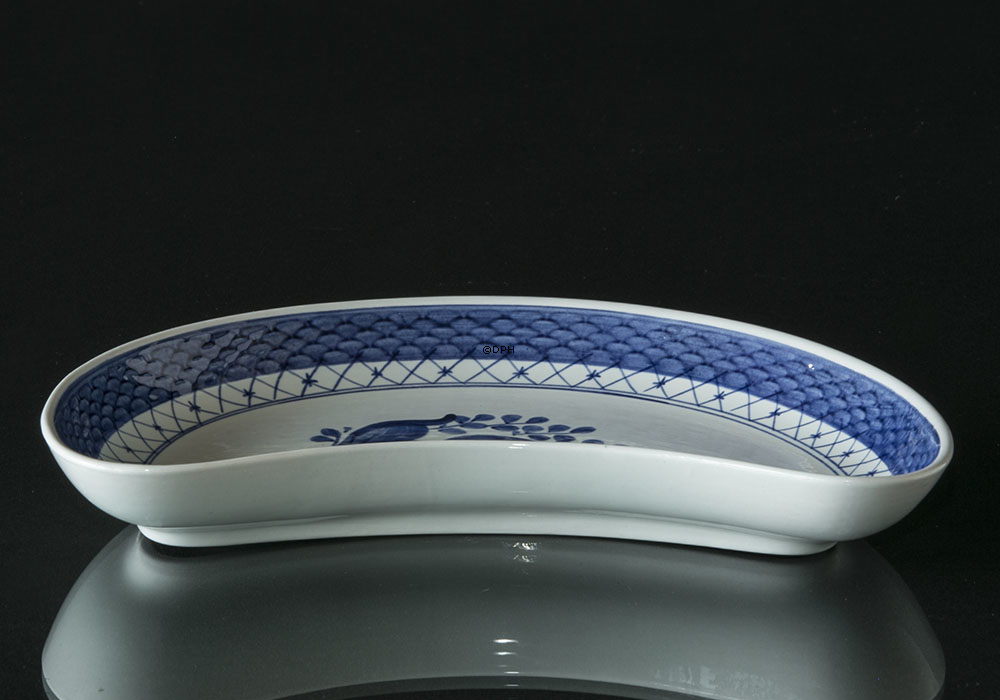 Royal Copenhagen/Aluminia  Tranquebar, blå, halvmånefad nr. 11/1115