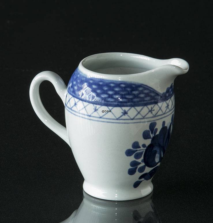 Royal Copenhagen/Aluminia Tranquebar, blå, flødekande nr. 11/1131