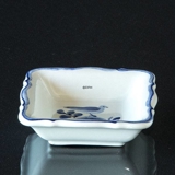 Royal Copenhagen/Aluminia Tranquebar, blue, pickle dish / buttercup NOTE: Available with different motifs