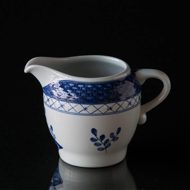 Royal Copenhagen/Aluminia  Tranquebar, blå, flødekande nr. 954