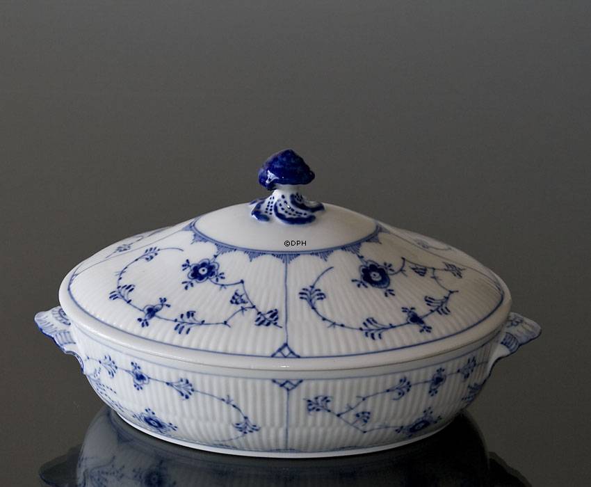 Musselmalet, riflet, oval lågfad nr. 1/283 eller 172, Royal Copenhagen