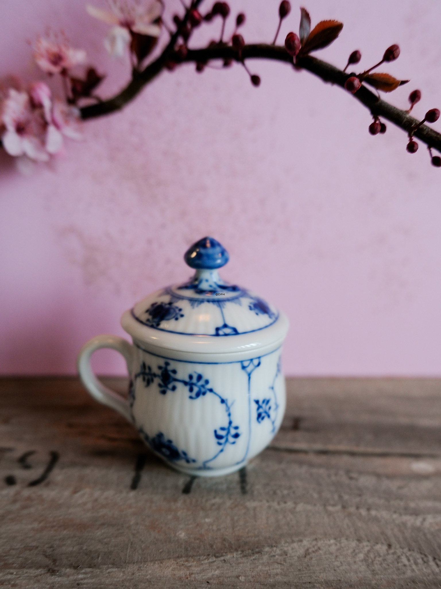 Musselmalet, riflet, Sennepskrukke med låg nr. 1/2364 eller 198, Royal Copenhagen