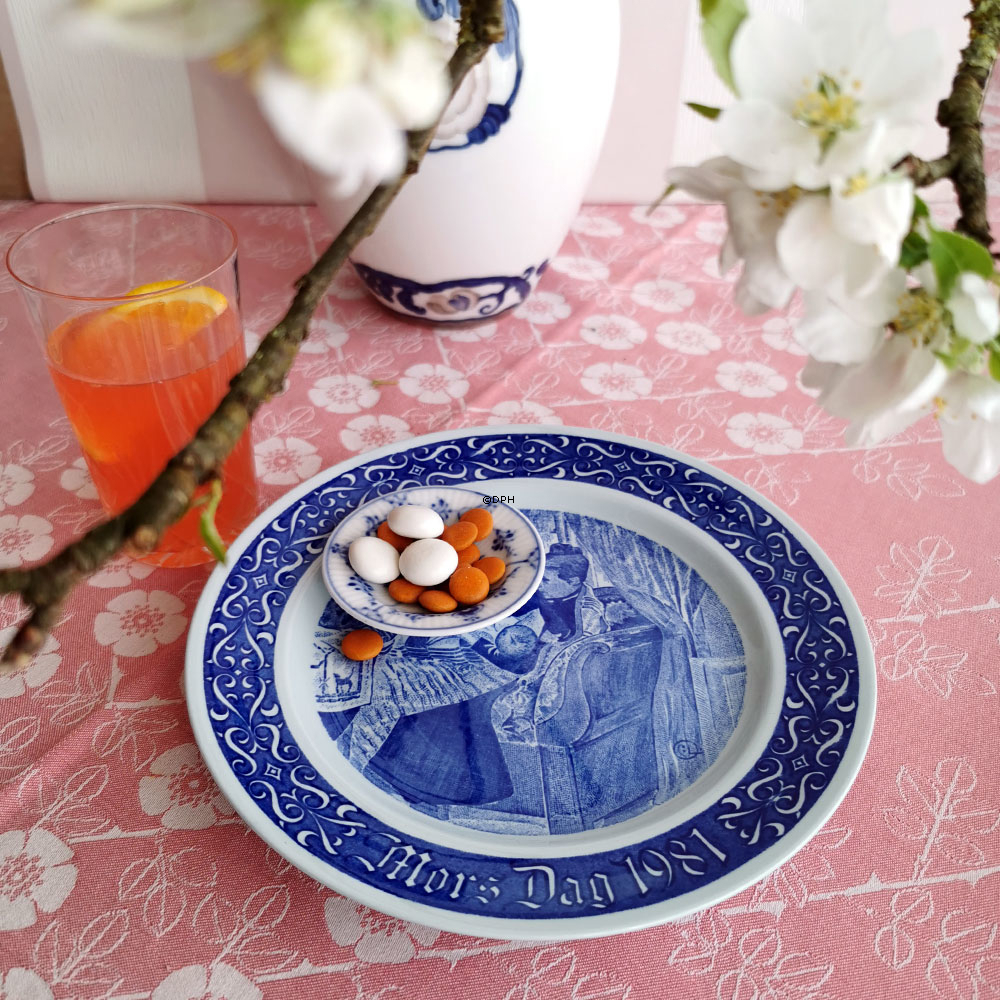 Musselmalet, riflet, lille assiet nr. 1/7 eller 330, 7.5cm, Royal Copenhagen