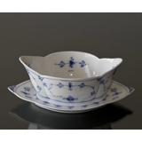 Musselmalet, riflet sovse skål på fod, indhold 45 cl., Royal Copenhagen