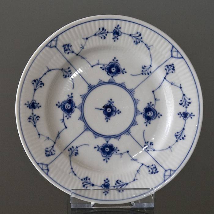 Musselmalet, riflet flad tallerken, Royal Copenhagen 17cm nr. 617 eller 1/180