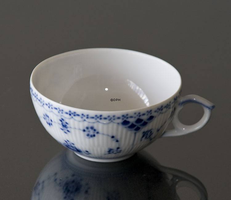 Musselmalet halvblonde tekop UDEN UNDERKOP nr. 081, indhold 20 cl., Royal Copenhagen