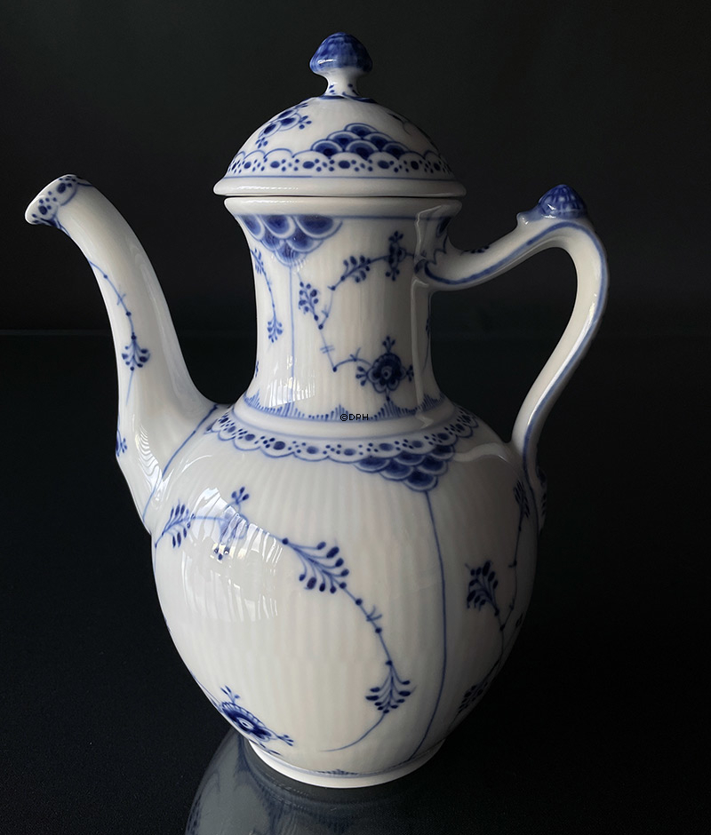 Musselmalet halvblonde kaffekande, indhold 100 cl., Royal Copenhagen