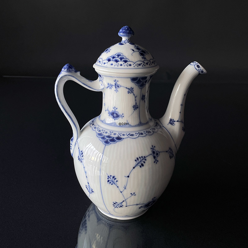 Musselmalet halvblonde kaffekande, indhold 100 cl., Royal Copenhagen