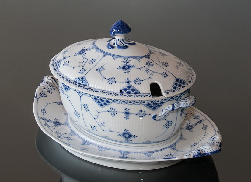 Musselmalet halvblonde terrin med låg, indhold 200 cl., Royal Copenhagen