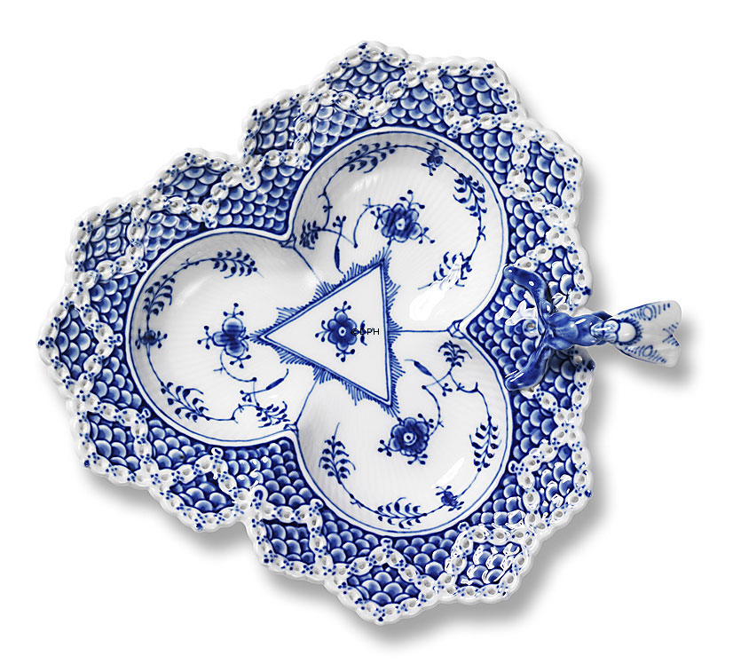 Musselmalet helblonde trekantet asiet med gennemskåret bort nr. 1/1077 eller 354, Royal Copenhagen 25cm