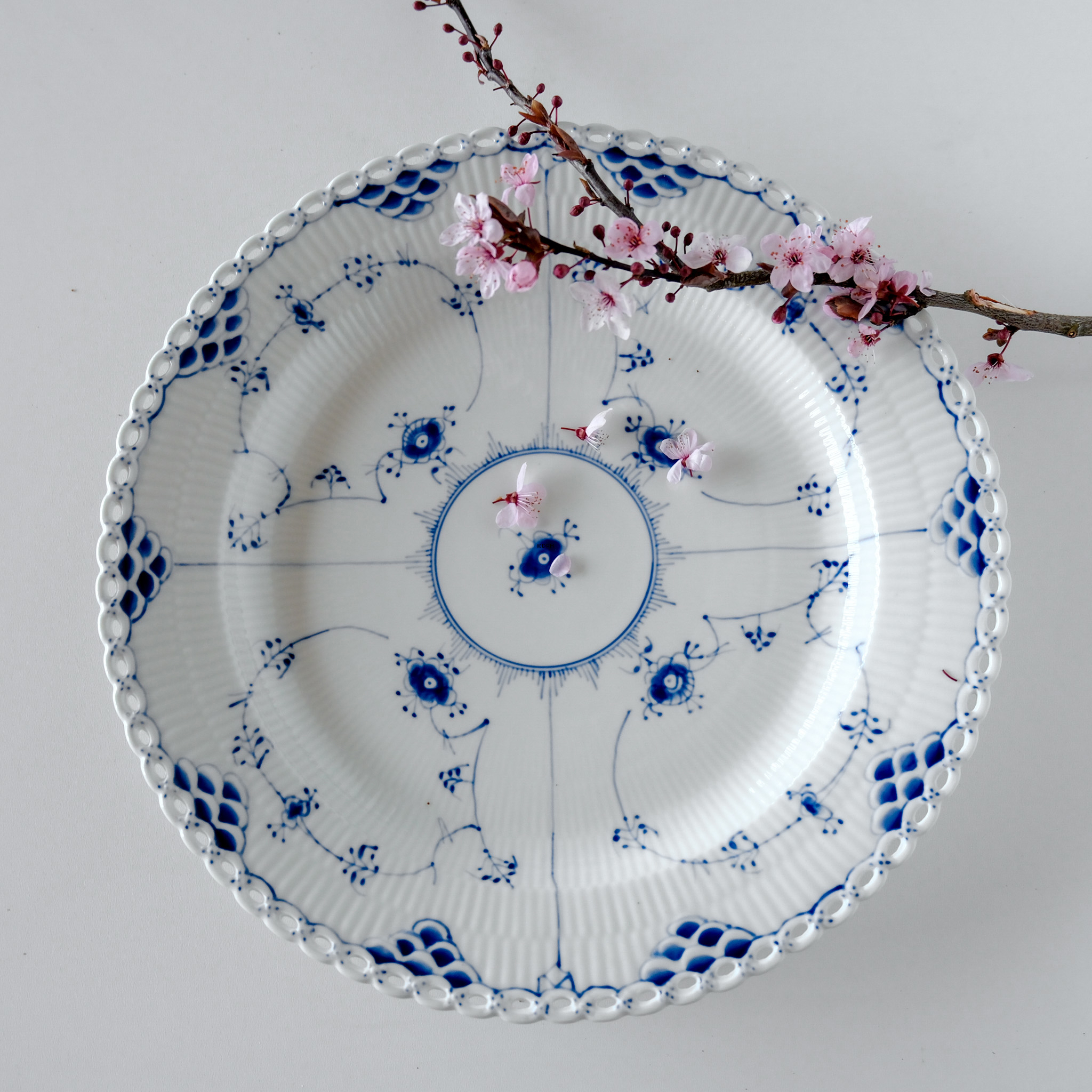 Musselmalet, helblonde, rundt fad nr. 1/1041 eller 376, Royal Copenhagen 34cm