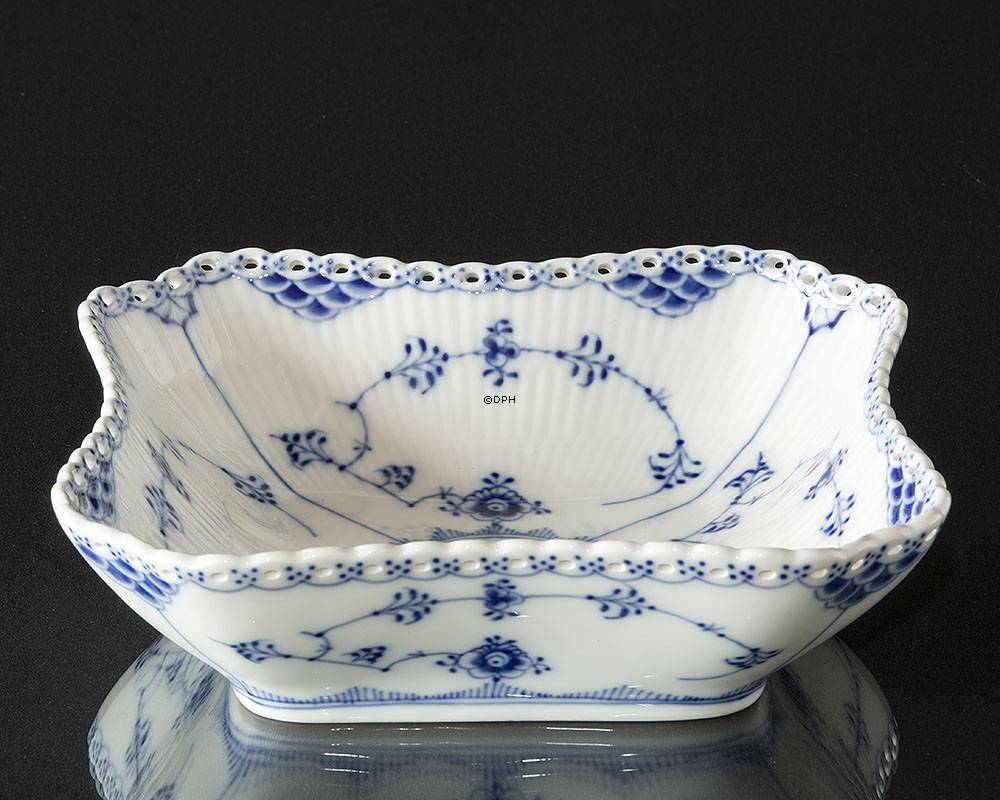 Musselmalet, helblonde kvadratisk salatskål nr. 1/1231 eller 578, indhold 80 cl., Royal Copenhagen 21cm