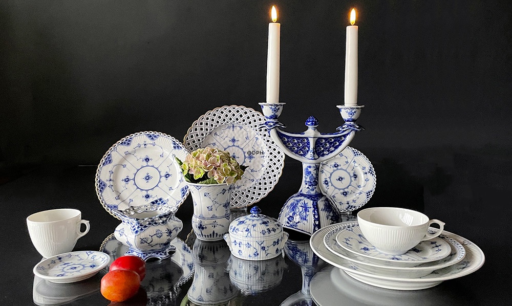 Musselmalet, helblonde, flad tallerken med gennemskåret bort med guldkant 23cm (før 1893)