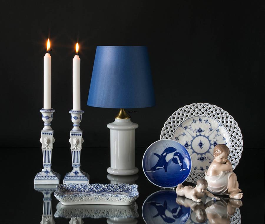 Musselmalet, helblonde, flad tallerken med gennemskåret bort 25cm