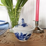 Blå Blomst, svejfet, sukkerskål nr. 10/1678 eller 153, indhold 15 cl., Royal Copenhagen