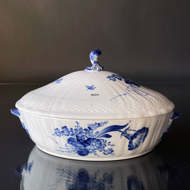 Blå Blomst, svejfet, lågfad nr. 10/1702 eller 172, Royal Copenhagen