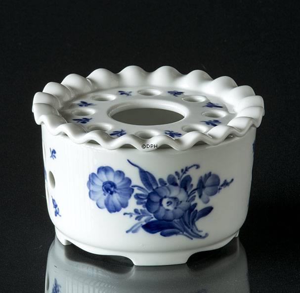 Blå Blomst, svejfet, fyrfad tevarmer med rist nr. 10/9787 eller 273, Royal Copenhagen