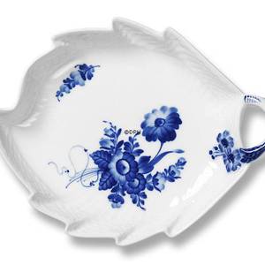 Blå Blomst, svejfet, bladformet asiet Royal Copenhagen 23cm | Nr. 1106357 | Alt. 10-1599 | DPH Trading