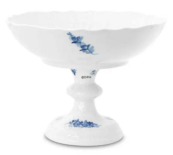 Blå Blomst, svejfet, rundt kagefad på høj fod nr. 10/1528 eller 428, Royal Copenhagen ø21cm