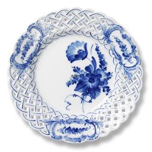 Blå Blomst, svejfet, kagefad med gennemskåret bort, Royal Copenhagen ø21cm | Nr. 1106636 | Alt. 10-1637 | DPH Trading