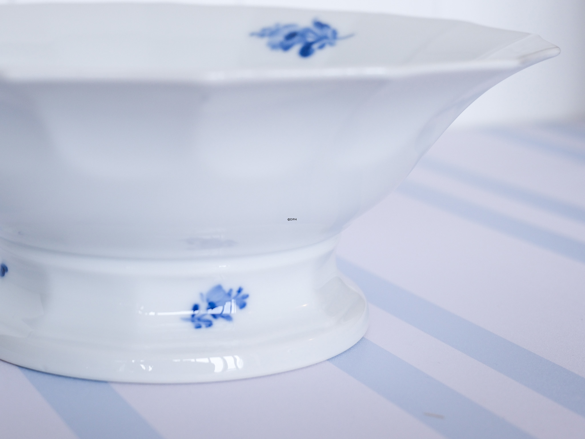 Blå Blomst, kantet, Skål på lav fod nr. 10/8530 eller 577