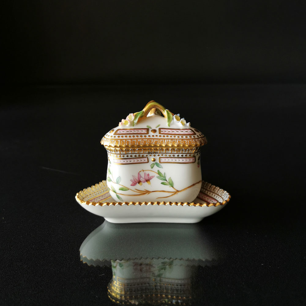 Flora Danica dessertkop trekantet m fad nr. 20-3575 10 cl, Royal Copenhagen