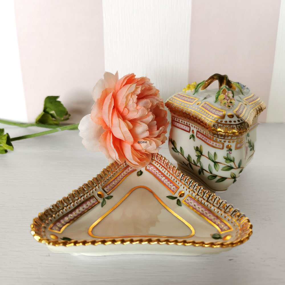 Flora Danica dessertkop trekantet m fad nr. 20-3575 10 cl, Royal Copenhagen