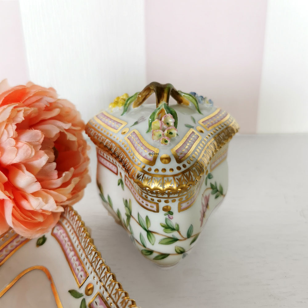 Flora Danica dessertkop trekantet m fad nr. 20-3575 10 cl, Royal Copenhagen