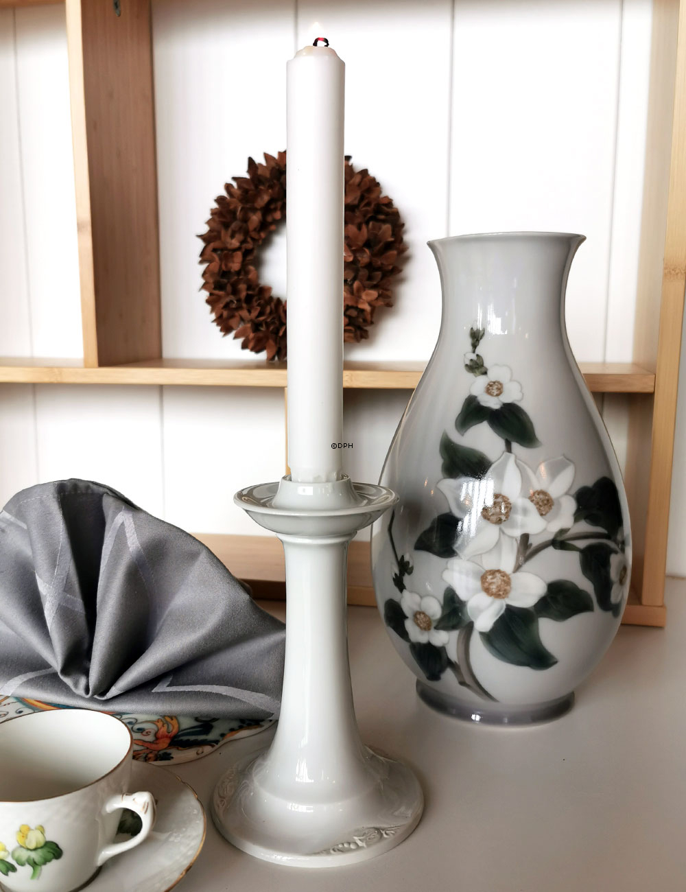 Hvid Magnolia Classic, lysestage nr. 503, Royal Copenhagen