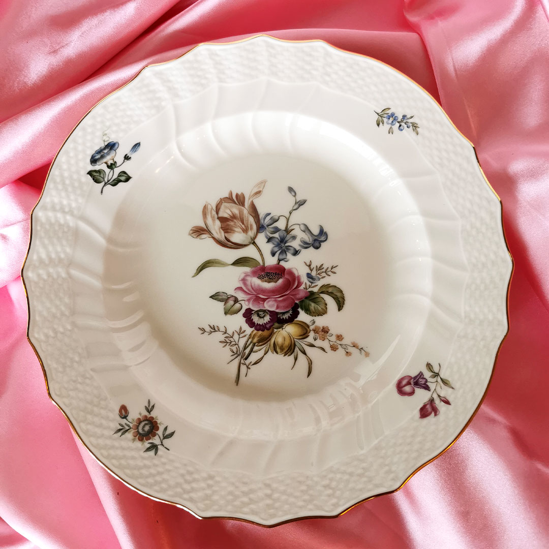 Royal Copenhagen Spise og kaffestel Frijsenborg stel (109 dele)