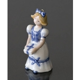 Das Weihnachten der Kinder 2000 Lisa, Figurornament, Mädchen mit Geschenk, Royal Copenhagen