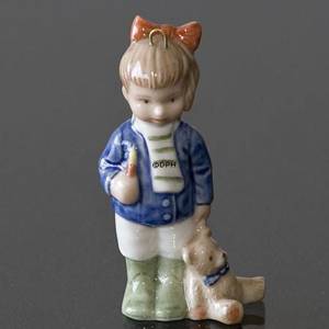 Børnenes Jul 2000 Charlotte, Figur ornament, pige med hund Royal Copenhagen | År 2000 | Nr. 1246740 | DPH Trading