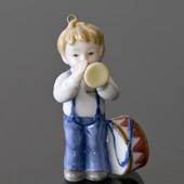 Børnenes Jul 2002, Figur ornament, dreng med tromme og trompet