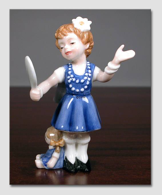 Birgitte, Pige med blomst i håret. Figur i Royal Copenhagens serie af minibørn nr. 008
