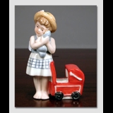 Anna, Pige med dukkevogn. Figur i Royal Copenhagens serie af minibørn nr. 014