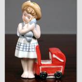 Anna, Pige med dukkevogn. Figur i Royal Copenhagens serie af minibørn