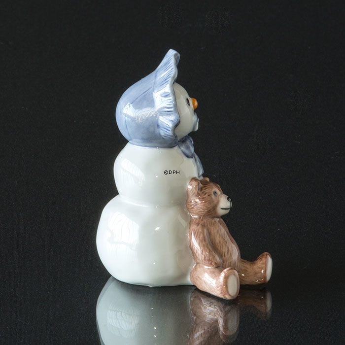 Snemand, Dreng med bamse, Royal Copenhagen vinterfigur nr. 019
