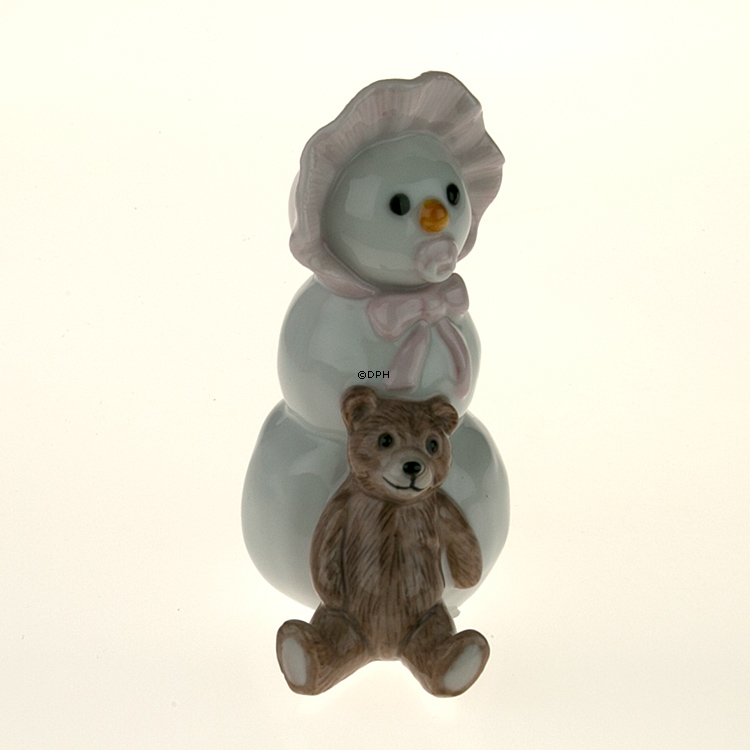 Snemand, Pige med bamse, Royal Copenhagen vinterfigur nr. 020