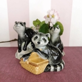 Racoon plundering Lunchbox, Royal Copenhagen figurine no. 055