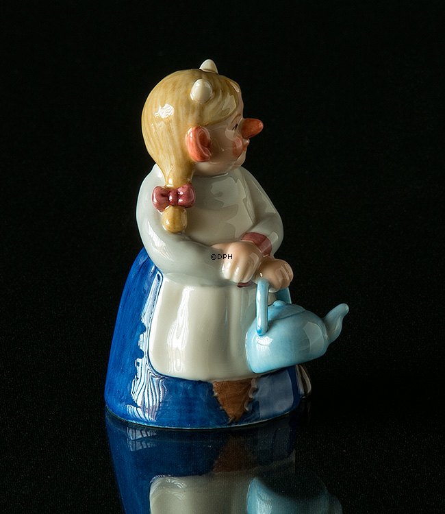 Trolde mor med kedel, Royal Copenhagen troldefigur nr. 094