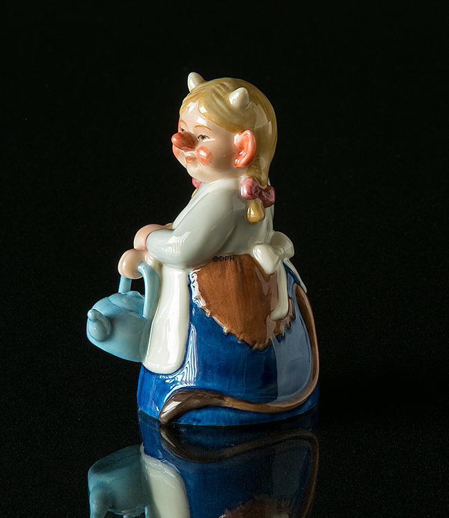 Trolde mor med kedel, Royal Copenhagen troldefigur nr. 094